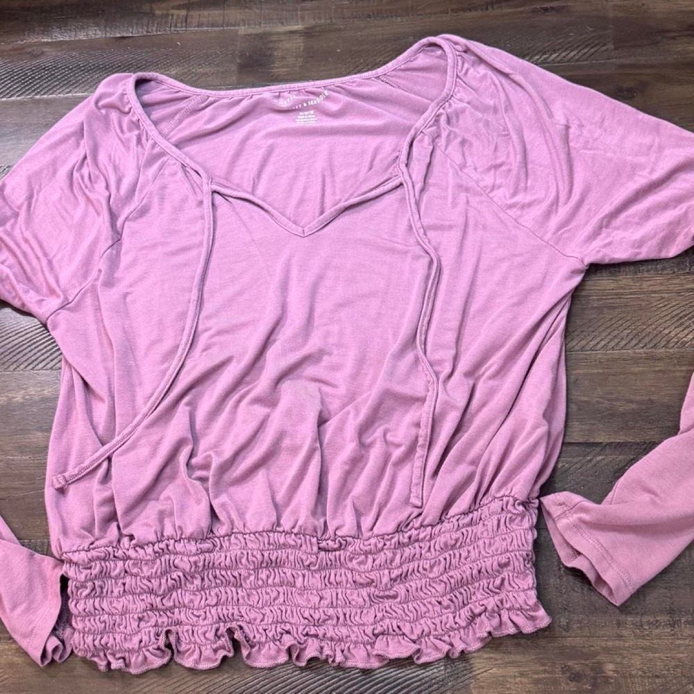 American Eagle Blouse M Pink Excellent Soft Smocked V-Neck Tie Top